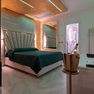 Fashion Gold With Jacuzzi & Car Garage Appartamento